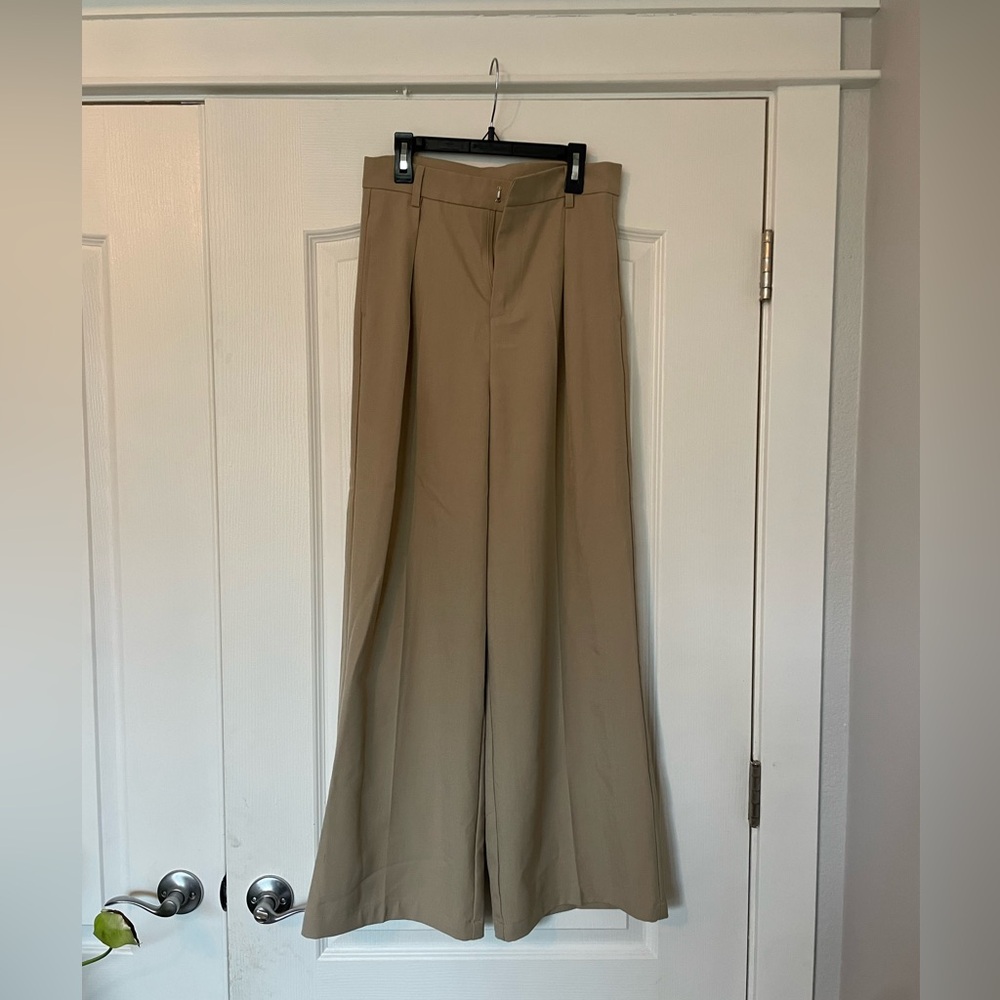 Small Anewsta Beige Trousers